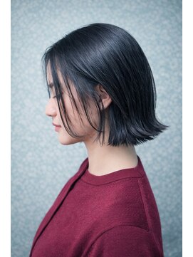 トリとハサミとたまにネコ ナチュラル外はねボブ