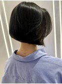 《首が綺麗に見える前下がりボブ》