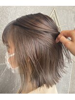 メゾン アヴァロ(Maison Avallo) #くすみアッシュベージュ #外ハネボブ　#インナーカラー