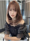柔らかブラウンの内巻きミディアム＊薄め前髪レイヤーカットヘア