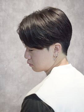 スウェルホワイト(SWELL WHITE) 曲がる縮毛矯正で作る毛流れセンターパート　福岡メンズ縮毛矯正