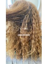 アンフィサンクミル 銀座(AnFye cinq mille)&nbsp;ブリーチ、パーマの方を艶髪ストレートヘアに変身