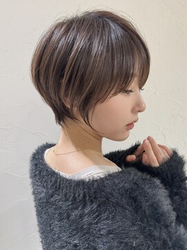 アンド ストーリーズ(&STORIES) 前髪あり耳掛け丸みくびれショートボブ20代30代40代50代（蘭）