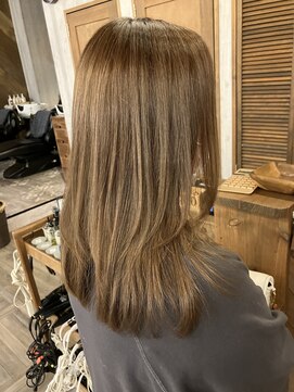 ヘアードレスビュー(hair dress V.I.E.W) セミロング×グレージュ