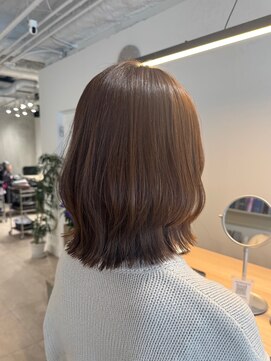 【ameri satomi】20代ヘアスタイル/ミルクティー/くびれミディ