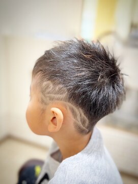 デザイニングヘアードゥ(designing hair Deux) キッズバリアート(ドラケン風バリアート)