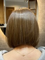 ロエ 平尾山荘(loe)&nbsp;軽やかに艶めく大人ボブ×ハイライトの魔法