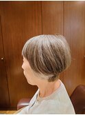 レディースグラデーションボブ×グレイヘア×前髪アシンメトリー