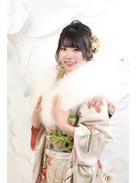 クリーム(Cream)&nbsp;成人前撮り撮影・梅コース　ふんわりシニヨン