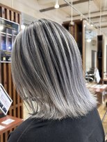 ブリッツ レボ(BLITZ-REVO)&nbsp;バレイヤージュ/白髪ぼかしハイライト/髪質改善/柏駅