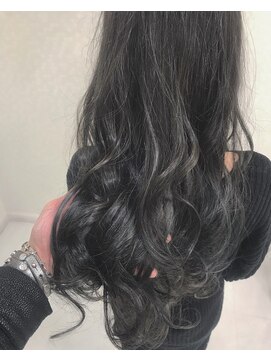 ヘアーアンドメイク ドレス(DRESS) 黒いしたいけど黒はイヤって方に