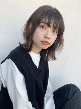 アイティー バイ アルバム 中野店(IT by ALBUM) アッシュミディアムスタイル_厚めバングローライト_67142