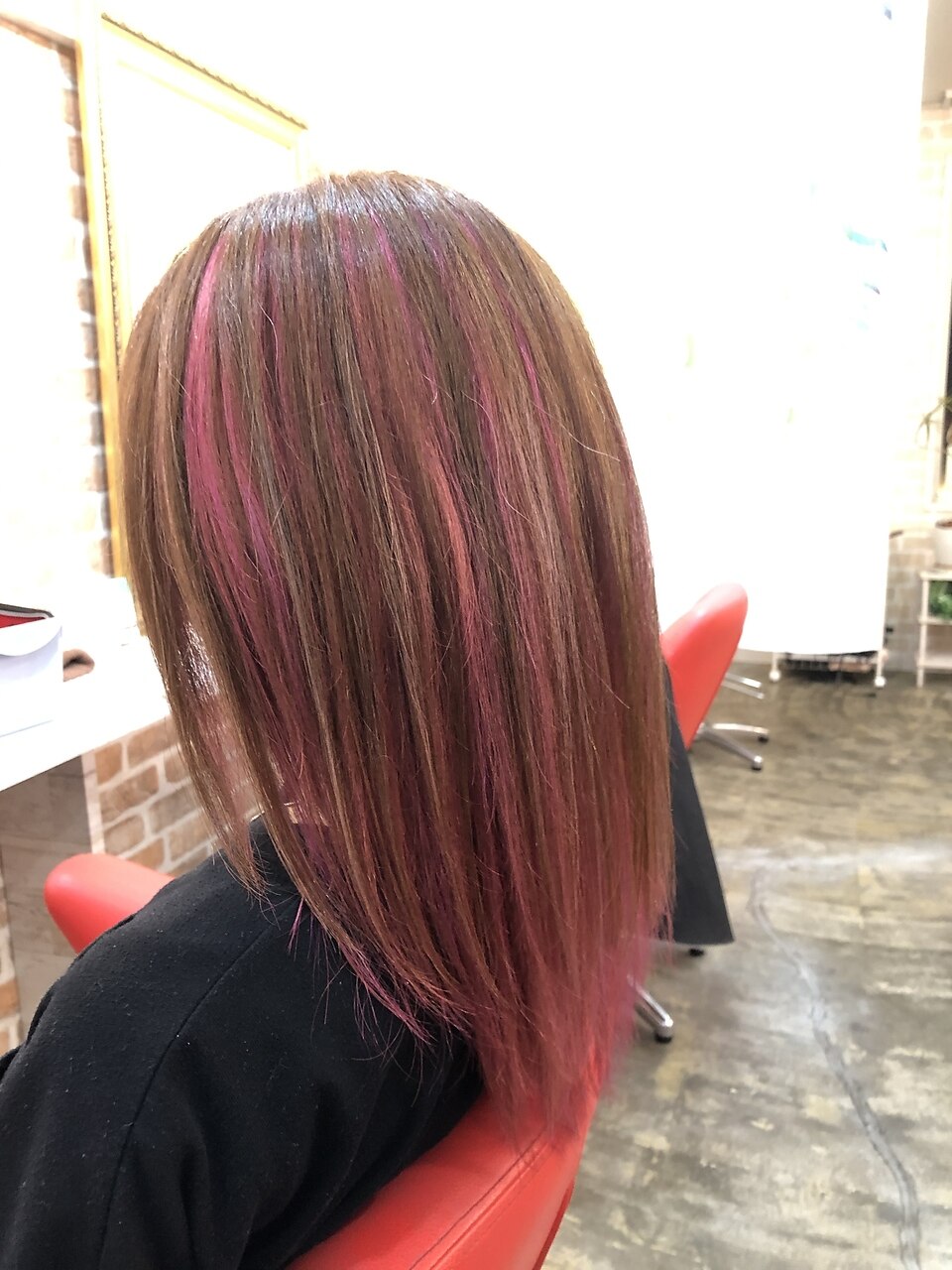 Lisaさん風デザインカラー：L107673334｜カレント(Current)のヘア