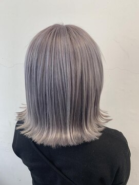 ココ 本八幡(KOKO) 黒髪クラゲヘアーオリーブグレー小顔ココアベージュ丸型卵型ボブ