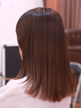 フィー 東川口店(fee) 縮毛矯正/ヘアカット/ストレートヘア/ツヤ髪/セミロング