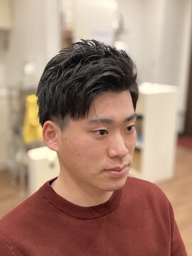 カットアンドシェーブ 髪心地 左分けアップバンク　サイド２ブロック