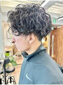 波巻きパーマセンターパートツイストパーマメンズマッシュパーマ