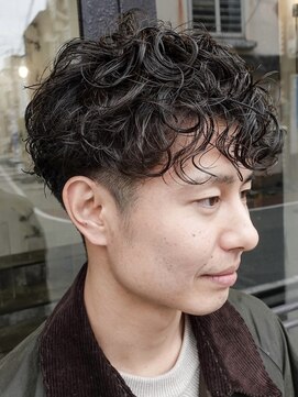 カムジーヘッドカミノウラ(COMEGHEAD KAMINOURA) メンズマッシュパーマニュアンスパーマスパイラルパーマ刈り上げ