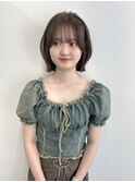 レイヤーボブカット×ベージュカラー