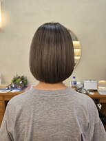 リタ(lita)&nbsp;グレーカラーのボブ