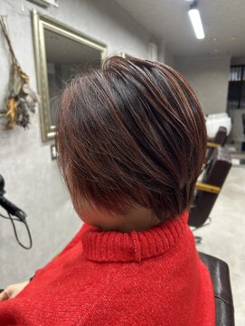 リアン(Lien) ピンクブラウンのハイライトにショートレイヤーで立体感アップ!