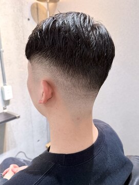 ブルニール 心斎橋(BLEUNIR) スキンフェード