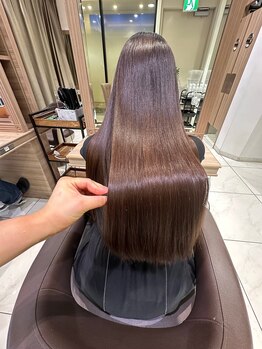 アッシュ 笹塚店(Ash)の写真/お手入れが不要で髪がまとまり、ツヤと潤いたっぷりの縮毛矯正。乾かすだけでツヤ髪に【笹塚】