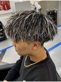金メッシュホワイトハイライトツイストパーマジェットモヒカン