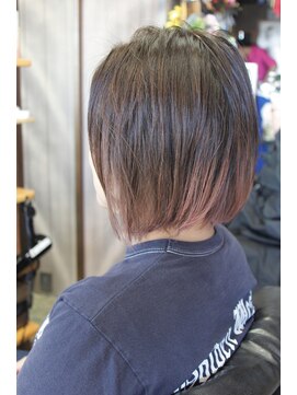 オーバーキャプテンネイキッド(OVER CAPTAIN NAKED) インナーグラデーション×ボブ