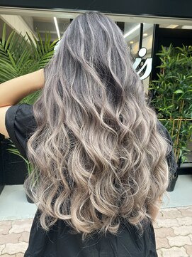 ラピス 大宮(Lapis) 『グラデーション』