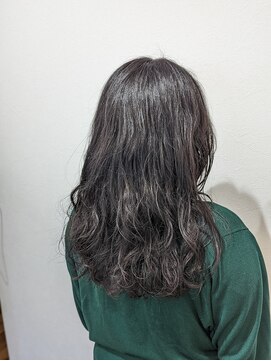 ウミト(Umito) ロング パーマスタイル