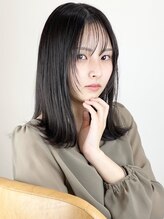 エイチヘアー(eichi hair) フェイスラインが可愛い薄めバングの外ハネスタイル