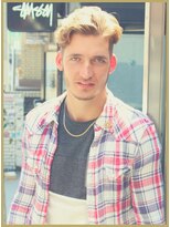 ジジバイワースホワイル(jiji by WORTH WHILE)&nbsp;ニュアンスマッシュかき上げヘアフェードカットシルバーカラー