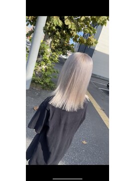 ホワイト(WHITE) [WHITE RYOTA] エルサみたいなホワイトベージュ