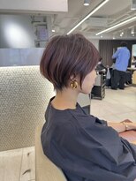 アンド ストーリーズ(&STORIES)&nbsp;前髪あり耳掛け丸みくびれショートボブ20代30代40代50代（蘭）