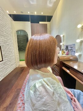 エルサフィロ ヨドヤバシ(el zafiro yodoyabashi) 【el zafiro yodoyabashi】暖色系長めのボブスタイル