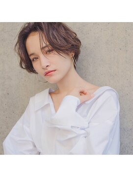 ミットバイツリー センター北(mit by tree) ニュアンスカールフェミニングレージュレイヤーショート