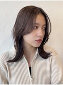 透明感ブラウンカラーおしゃれ女子ウルフヘアミディアムレイヤー