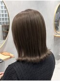 オリーブベージュ