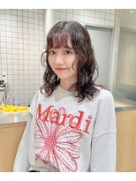 ホロ(hollo)&nbsp;ウェーブミディアムウルフパーマ