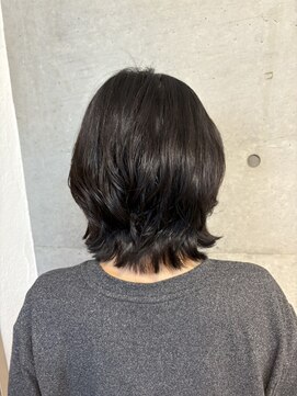 タエビスアリッサム(Taebis Alyssum) ミディアムレイヤー×くびれパーマ♪