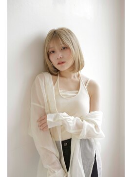 ぱっつんボブ/顔まわりカット/ブリーチダブルカラー