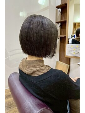 イタクラ 赤道店 (ITAKURA) アッシュブラウン／ミニボブ／切りっぱなしボブ／ボブ/