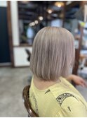 ハイトーンベージュ