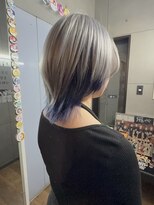 ヲタクに美容室は難しい。&nbsp;ウルフ×ホワイトシルバー×ブルーカラー
