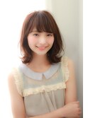肩についてハネても可愛いゆるパーマくびれスタイル