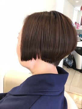 サロン ド コワフュールシェ トモ(salon de coiffure chez tomo) グラディションボブ
