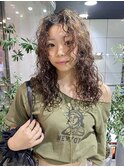 根本からしっかりカーリーに！スパイラルパーマ【中西思実】