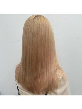 ロッソ ヘアアンドスパ 草加店(Rosso Hair&SPA) ハイトーンロングヘアー