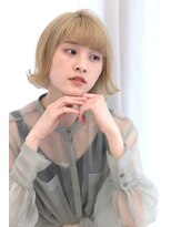 ビューティーアンドフリーハコ(Beauty&Free HACO)&nbsp;ハイトーンミルクティーベージュ×外ハネショートボブ